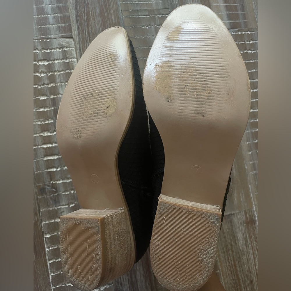 CCOCCI Black Faux Leather Python Snake Embossed Block Heel Ankle Zipper Bootie 7 - Picture 5 of 7